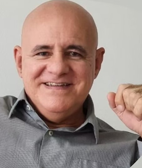  Dr. Adhailton Lacet Porto